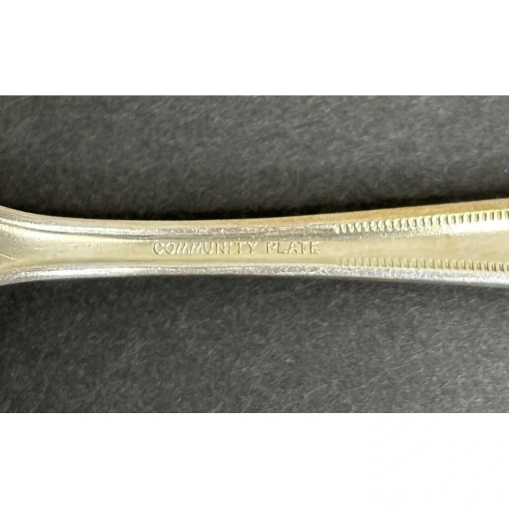 8 Oneida Community Grosvenor Teaspoons Silverplate 6 1/8